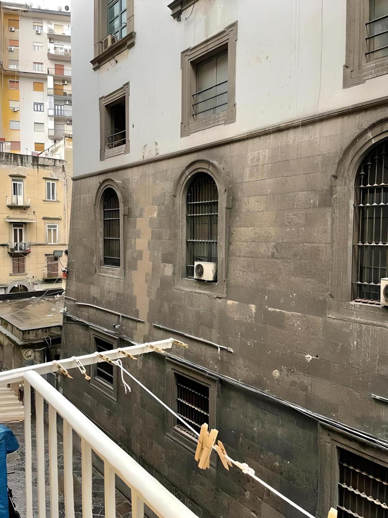 Il Vicoletto Del Castello Hotel เนเปิลส์ ภายนอก รูปภาพ